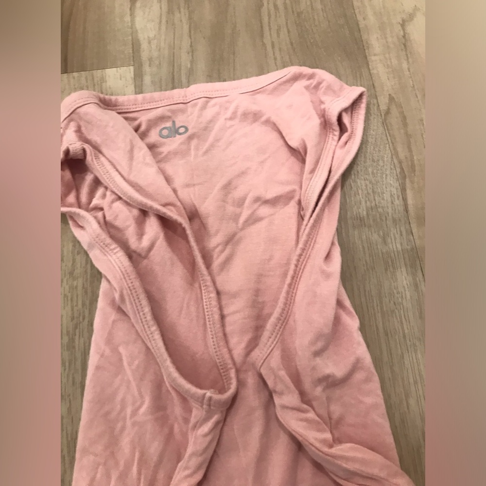 Alo yoga cover tank *Read* - Picture 10 of 11